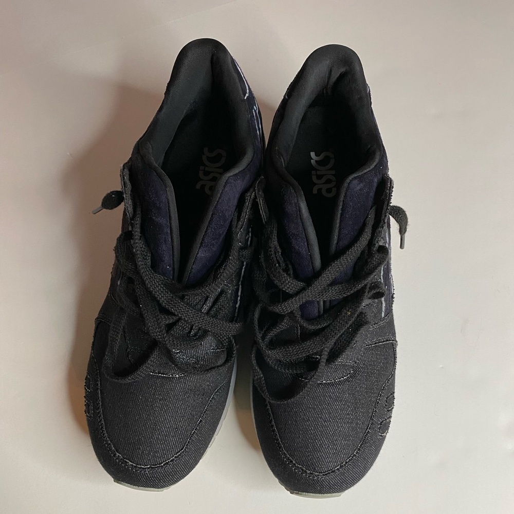 Lightly used ASICS